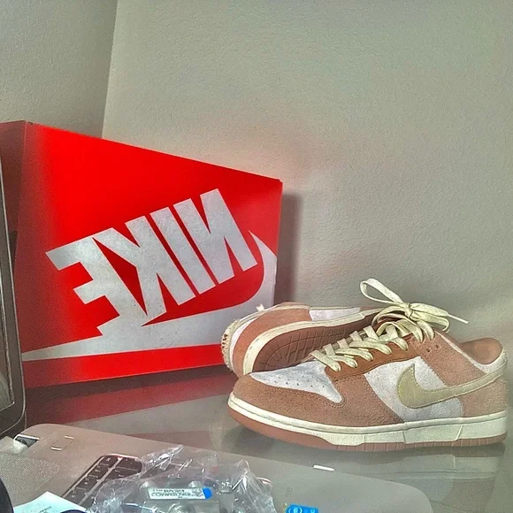 Nike | Shoes | Nike Dunks Medium Curry Size 85 | Poshmark display picture 2